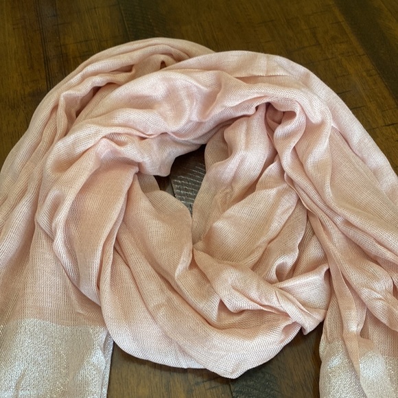 Cato Scarf 🧣 - Picture 3 of 6